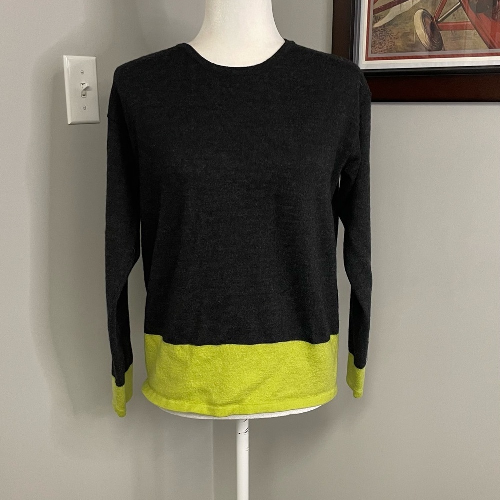 Matisse womens black lime green stripe crewneck sweater size Medium
